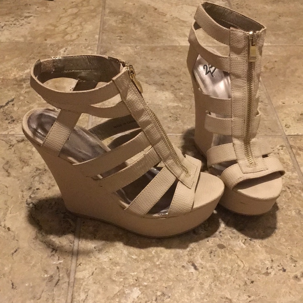 Women’s shoes
